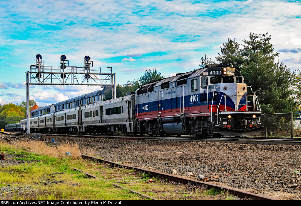 MNCR 4902 on train 55